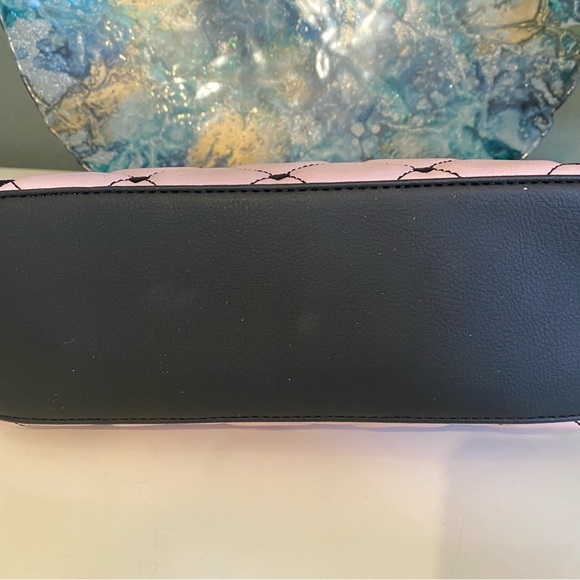 LUV Betsy Johnson Quilted Embroidered Bag with Nylon Straps New - Picture 3 of 5